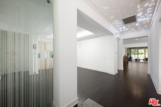 Building Photo - 9 Casaba Rd