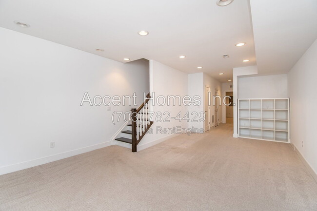 Building Photo - 210 S Patrick St