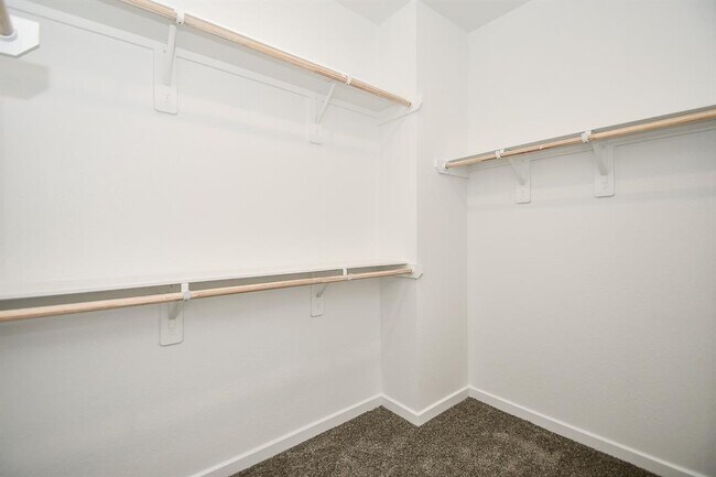 Building Photo - 21835 Erskine Peaks Pl