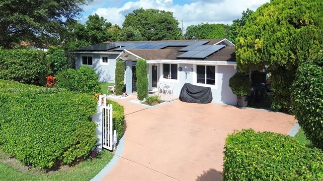 Building Photo - 10965 SW 116th St