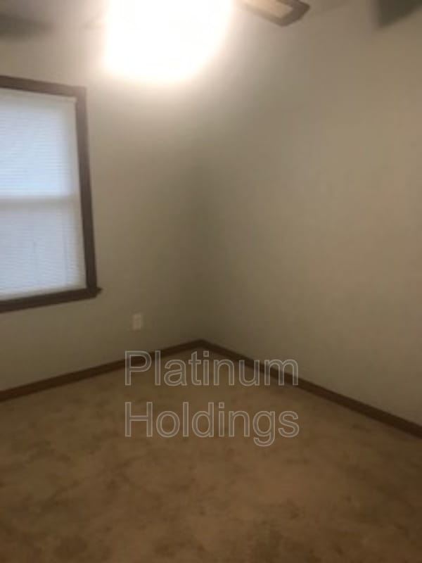 Building Photo - 1115 Villaview Rd
