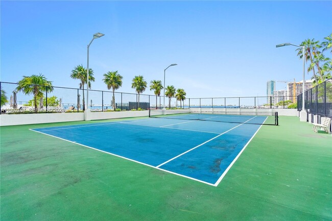 Building Photo - 200 SE 15th Rd