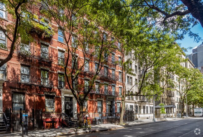 Building Photo - 349 W 45th St