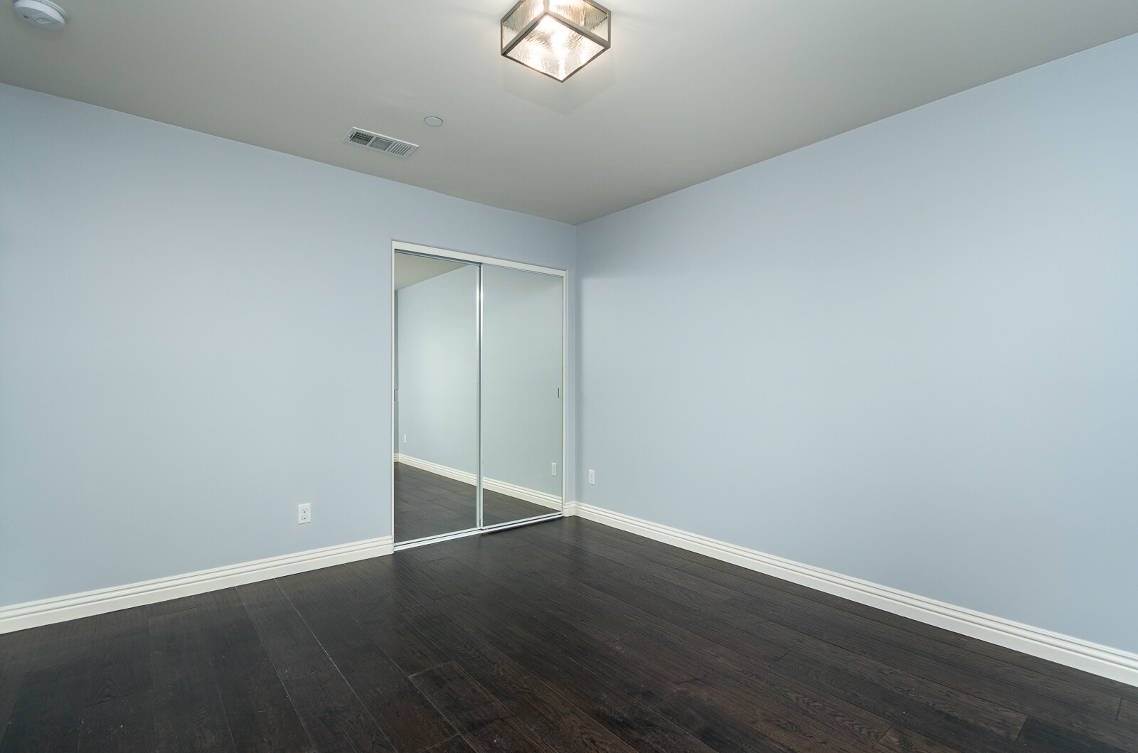 Building Photo - 736 N Wilton Pl