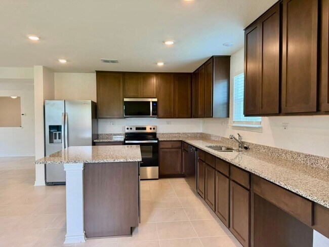 Building Photo - 7919 Mariposa Mnr