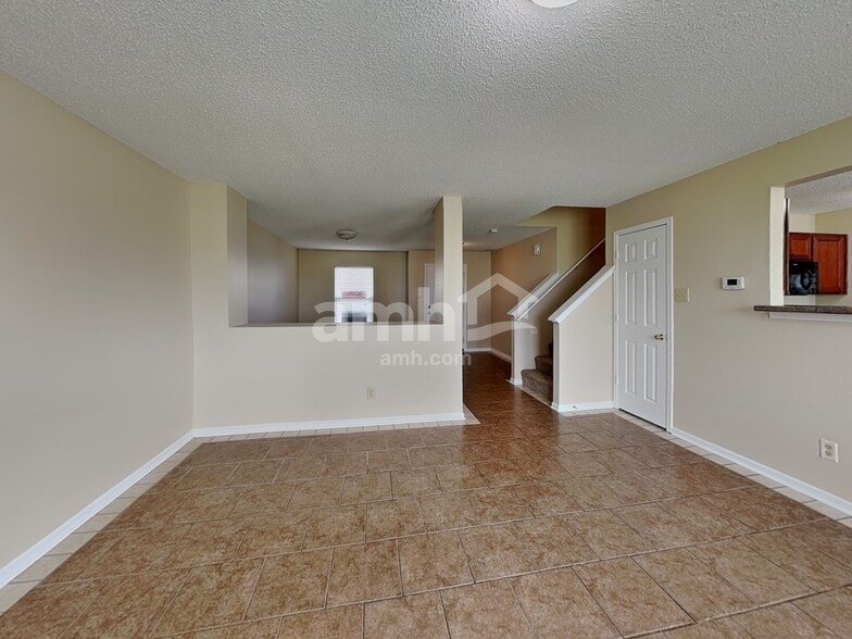 Building Photo - 2170 Bridlewood Dr