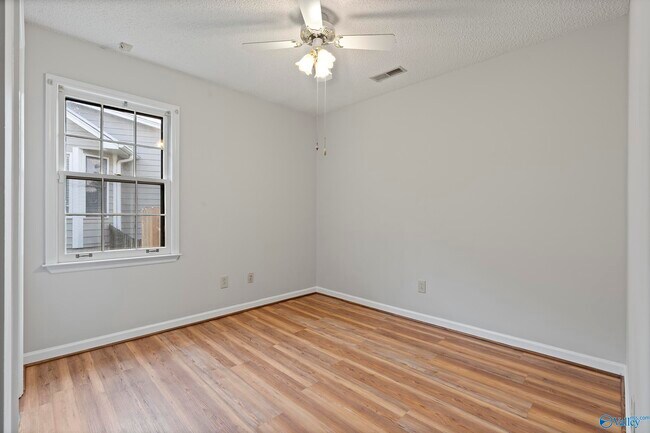 Building Photo - 112 Bridgestone Dr NE