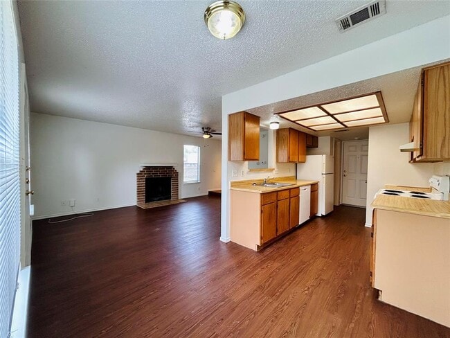 Building Photo - 9300 Kempler Dr