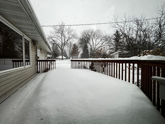 Building Photo - 3508 Flag Ave N