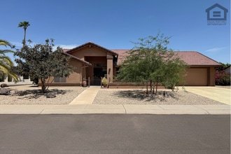 Building Photo - 2Bed/2Bath Home in 55+ Age-Restricted Community in Sun City West!