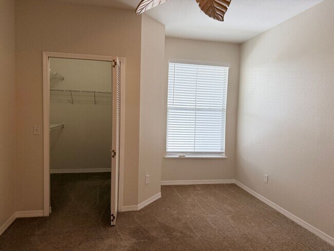 Building Photo - Three Bedroom Condo at Maitland Crossing in Orlando
