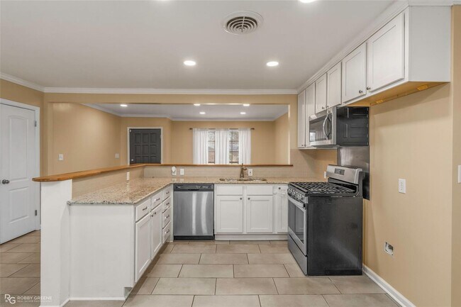 Building Photo - 9346 Shartel Dr