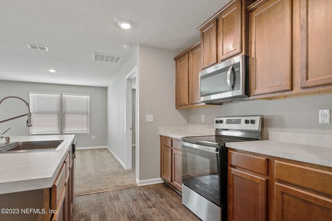 Building Photo - 9051 Tahoe Ln