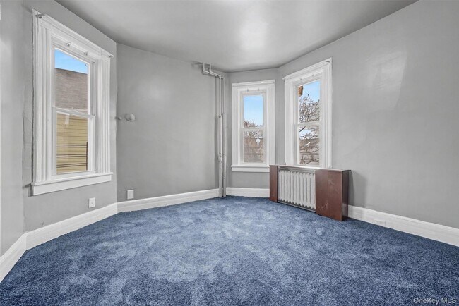 Building Photo - 240 S 5th Ave