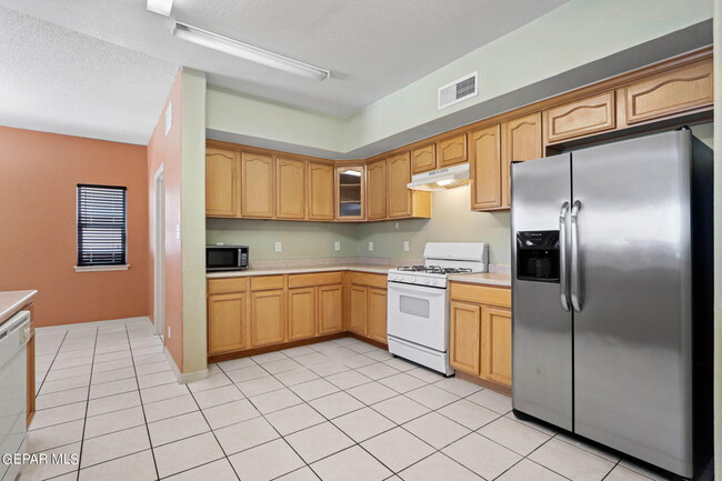 Building Photo - 3008 Tierra Cuervo Dr