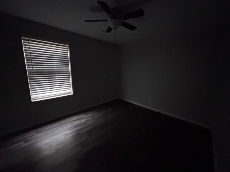 Building Photo - 512 N 2nd St