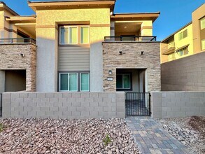 Building Photo - Beautiful Newer 4 Bedroom Home in Cadence with Large Loft