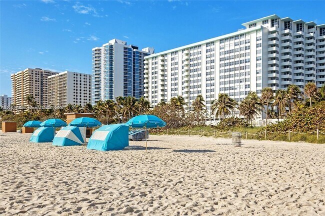Building Photo - 2655 Collins Ave
