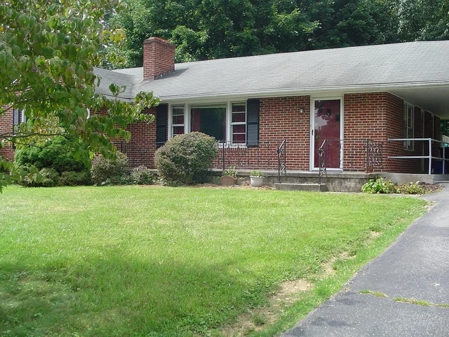 Building Photo - 1455 Greenbrier Ave SE