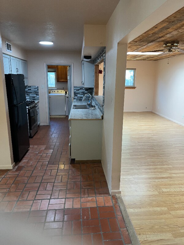 Building Photo - 2405 Camino Capitan