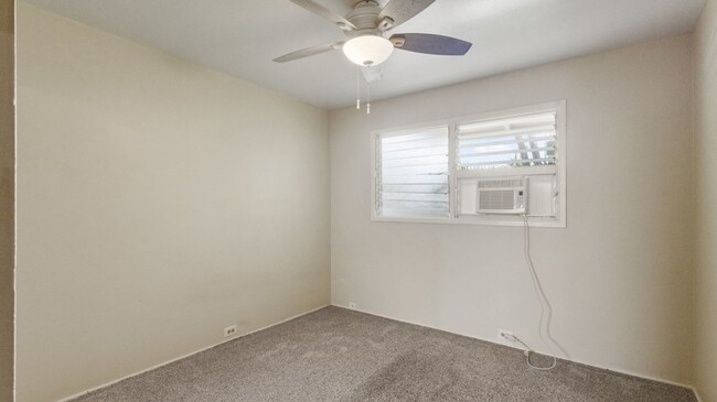 Building Photo - Large Kailua Beachside Home w/ beautiful y...