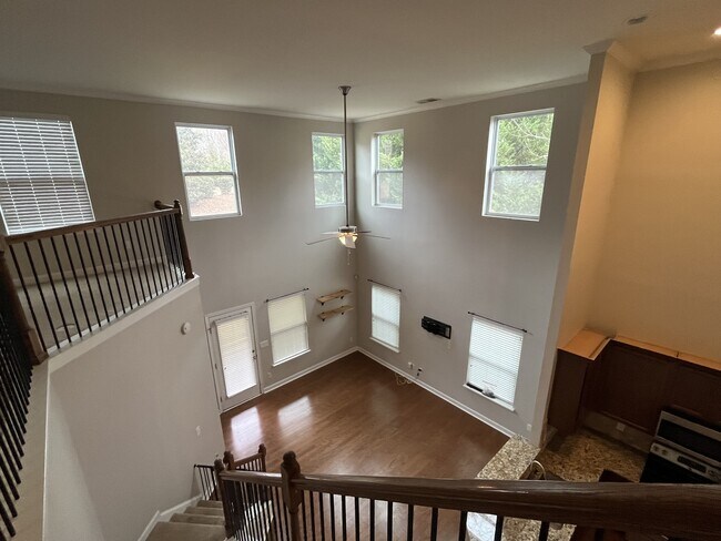 Building Photo - 5661 Tipperlinn Way