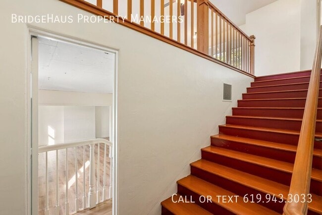 Building Photo - 4739 Hillcrest Ave