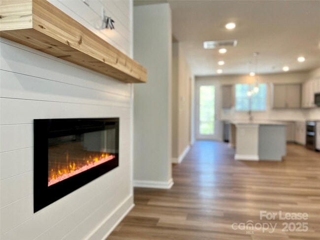 Building Photo - 15022 Camus Ct