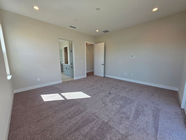 Building Photo - New construction 3 bedroom in Lodi!