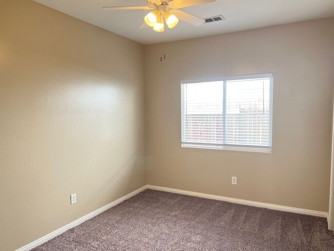Building Photo - Northwest Charmer