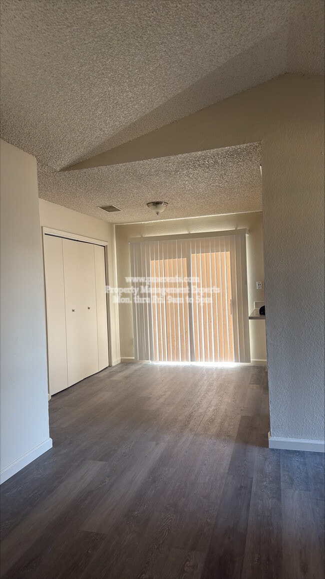 Building Photo - 3016 Snowberry Ln