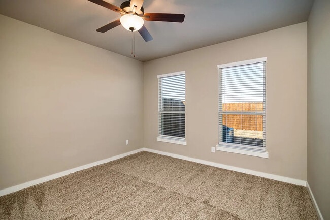 Building Photo - 621 Fallow Dr