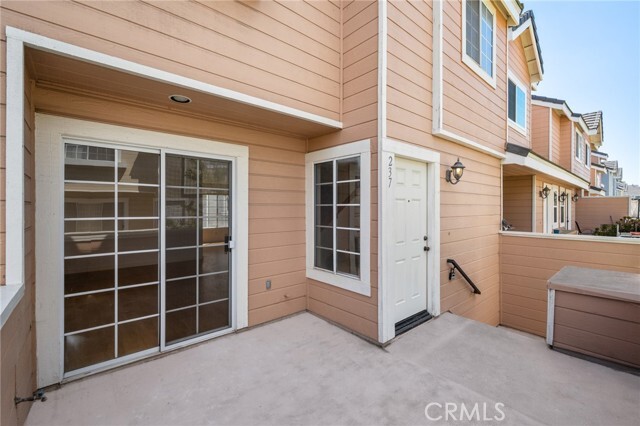 Building Photo - 2800 Plaza del Amo