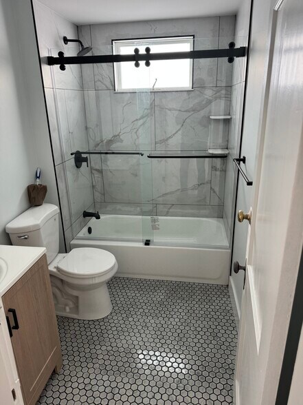 Building Photo - 141 Hillsdale Rd