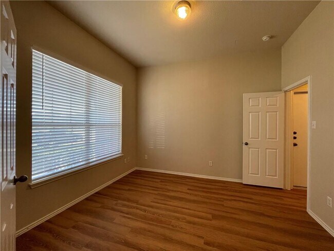 Building Photo - 2504 Pearson Way