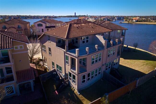 Building Photo - 4132 Boardwalk Blvd
