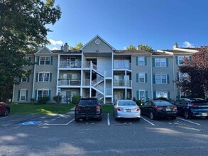 Building Photo - 74 Iroquois Dr