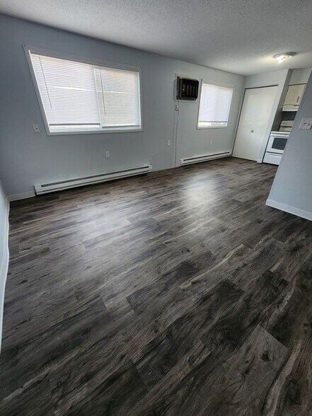 Building Photo - 3265 8th St