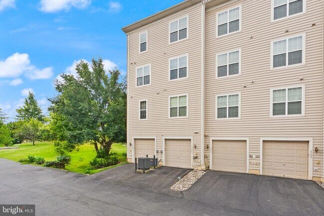 Building Photo - 9502 Lee Ct