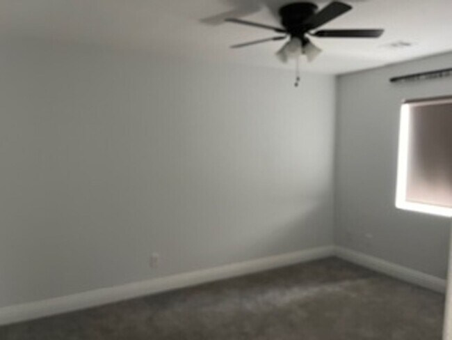 Building Photo - Beautiful Spacious Single story Home in Allen Manor