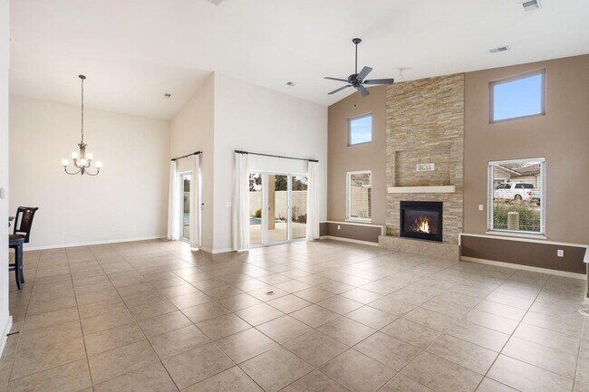 Building Photo - 277 Siena Blvd