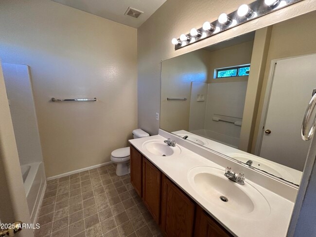 Building Photo - 13768 W Country Gables Dr