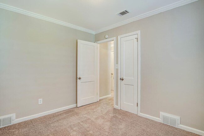 Building Photo - 3440 Lark Ln