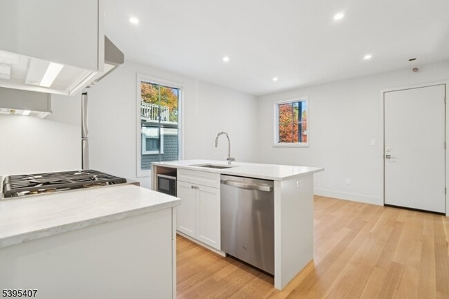 Building Photo - 75 Midland Ave