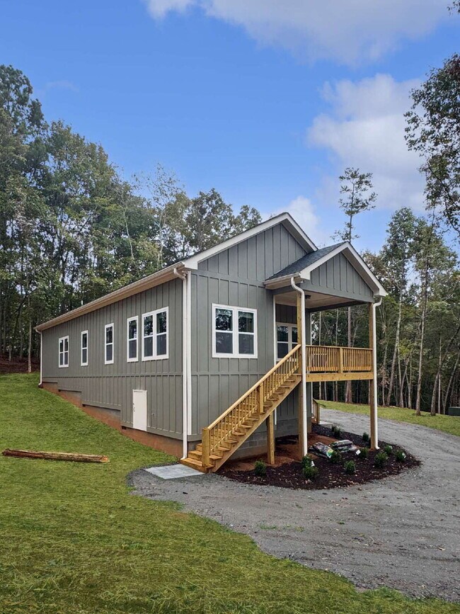 Building Photo - Roomy and Modern New Construction Home Ava...