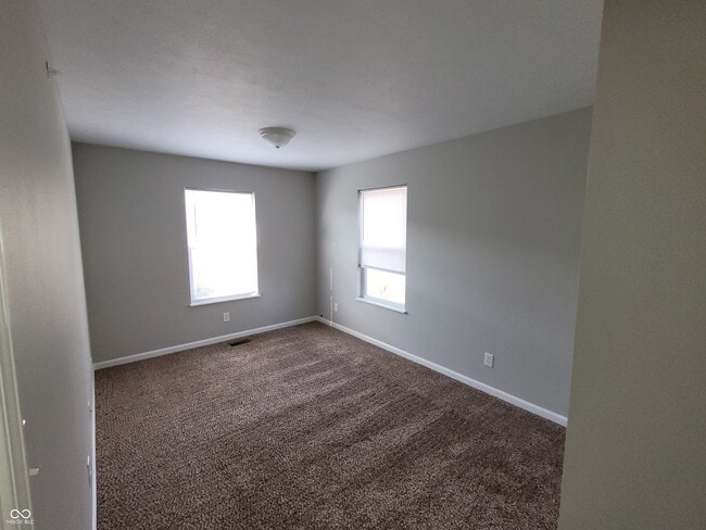 Building Photo - 144 E Center Dr