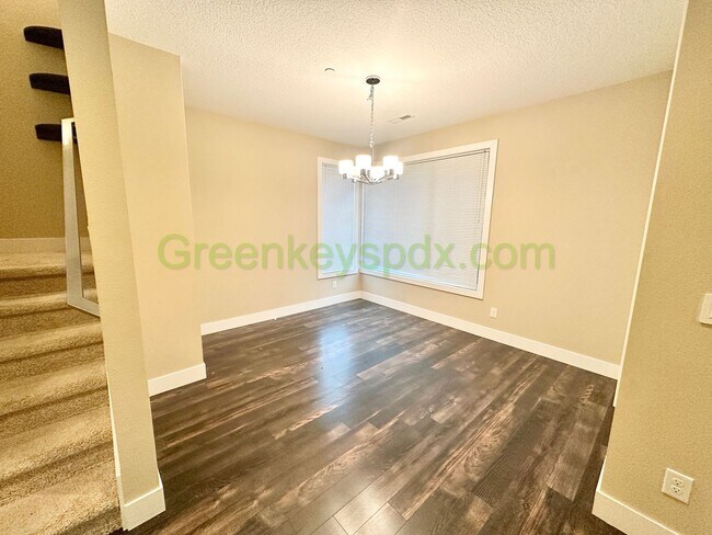 Building Photo - Gorgeous, Custom-designed 4-Bedroom Contemporary Townhouse on 3 Levels