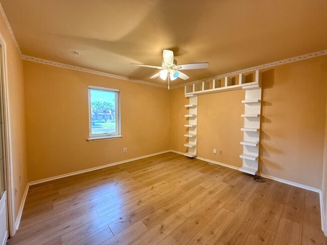 Building Photo - 405 Westmont Dr