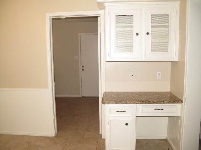 Building Photo - 702 Oder Ln