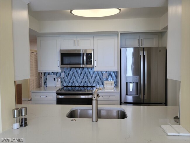 Building Photo - 10475 Gulf Shore Dr